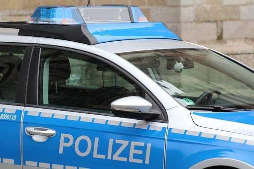 Auto hatte Einschusslöcher, waren aber nur Aufkleber